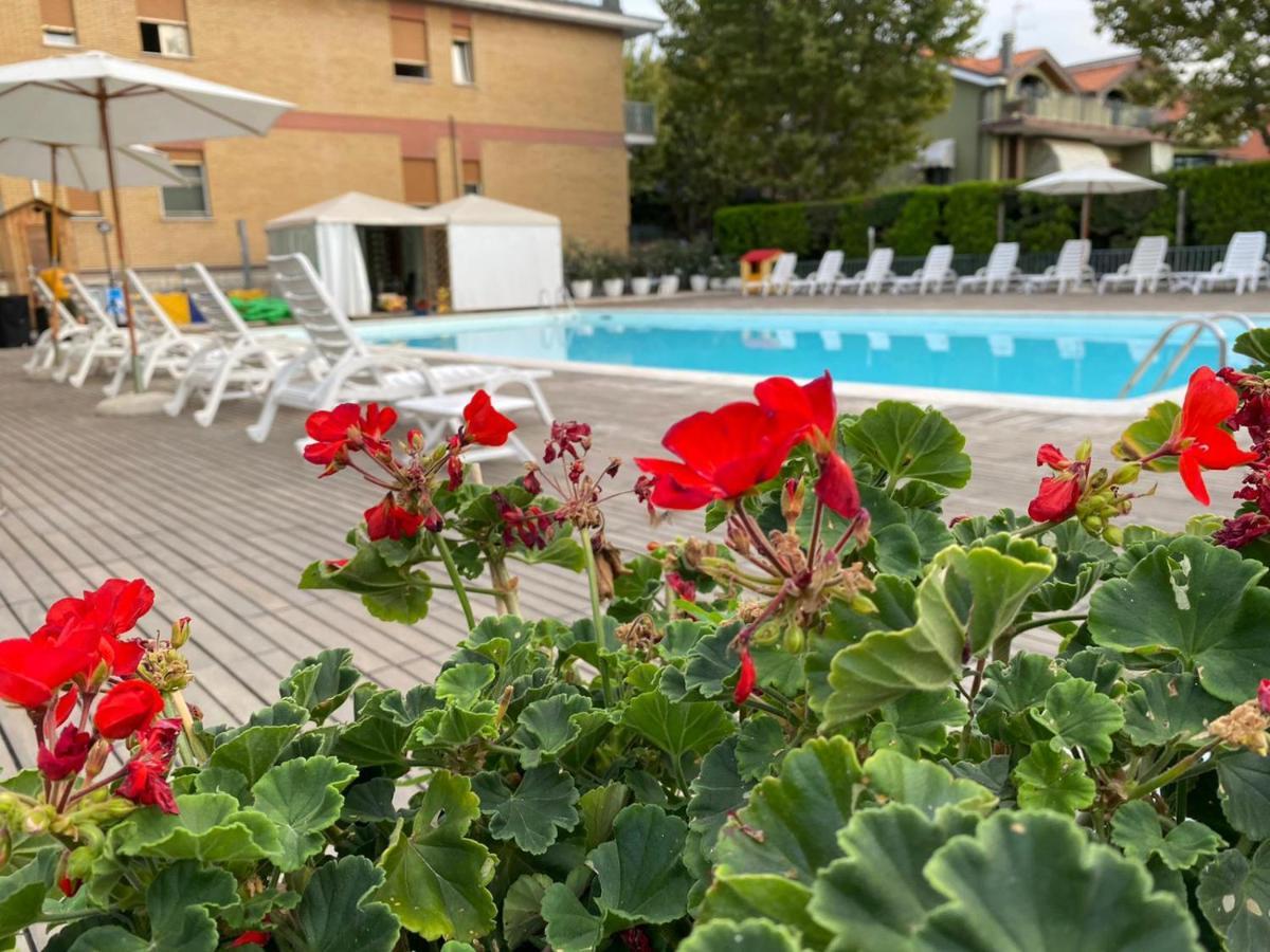 Hotel St. Moritz Bellaria-Igea Marina Ngoại thất bức ảnh